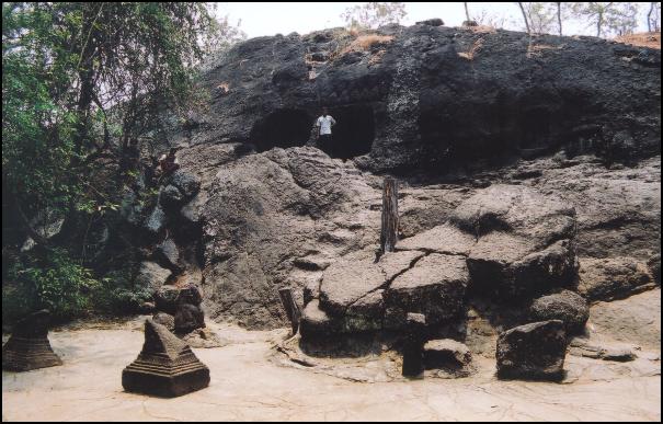 Gua Selomengglen, Kediri