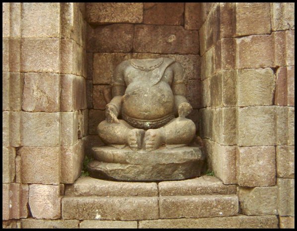 Candi Selogriyo. Ganesha.