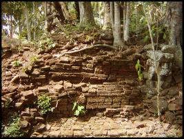 Candi Ampel.